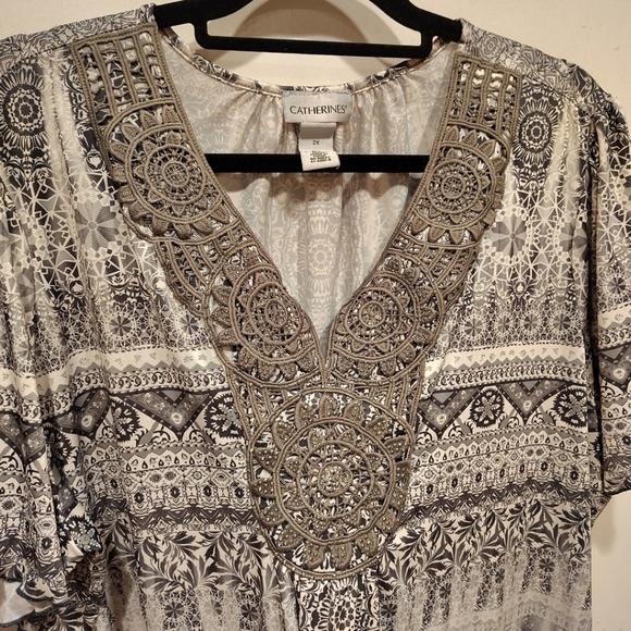Catherine's Embellished Gray Print Stretch Tunic Top Sz 2X Fairy Boho Casual - Picture 4 of 7